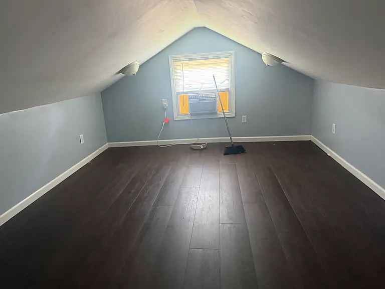 345 N Wolf Creek St — Photo 10