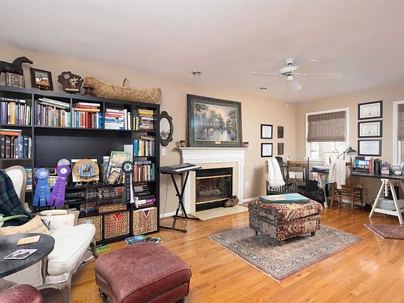 4th image of 4605 Oak Creek Dr
