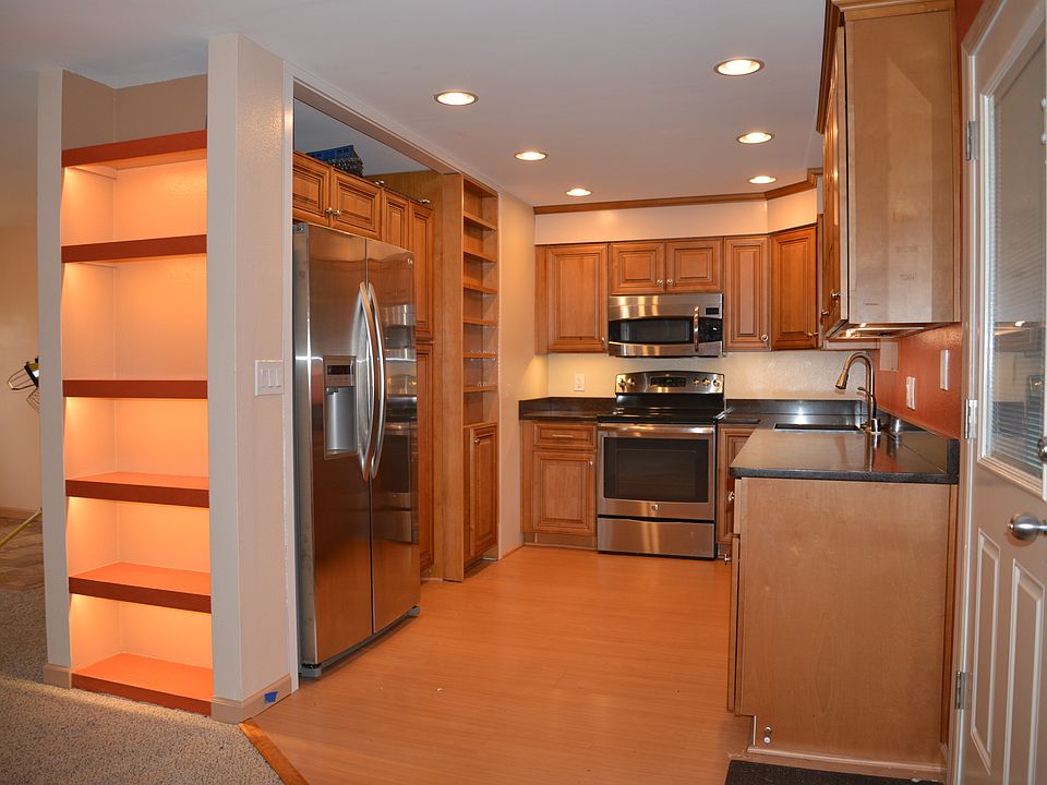 Kitchen - LEDs, stainless