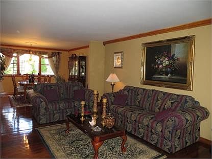 4th image of 122 Knoll Ter