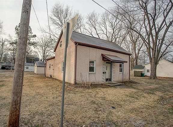 3rd image of 34 W George St