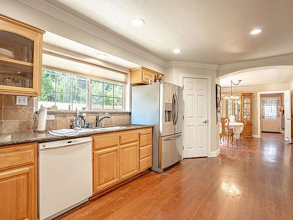 2nd image of 17311 Mountain View Rd