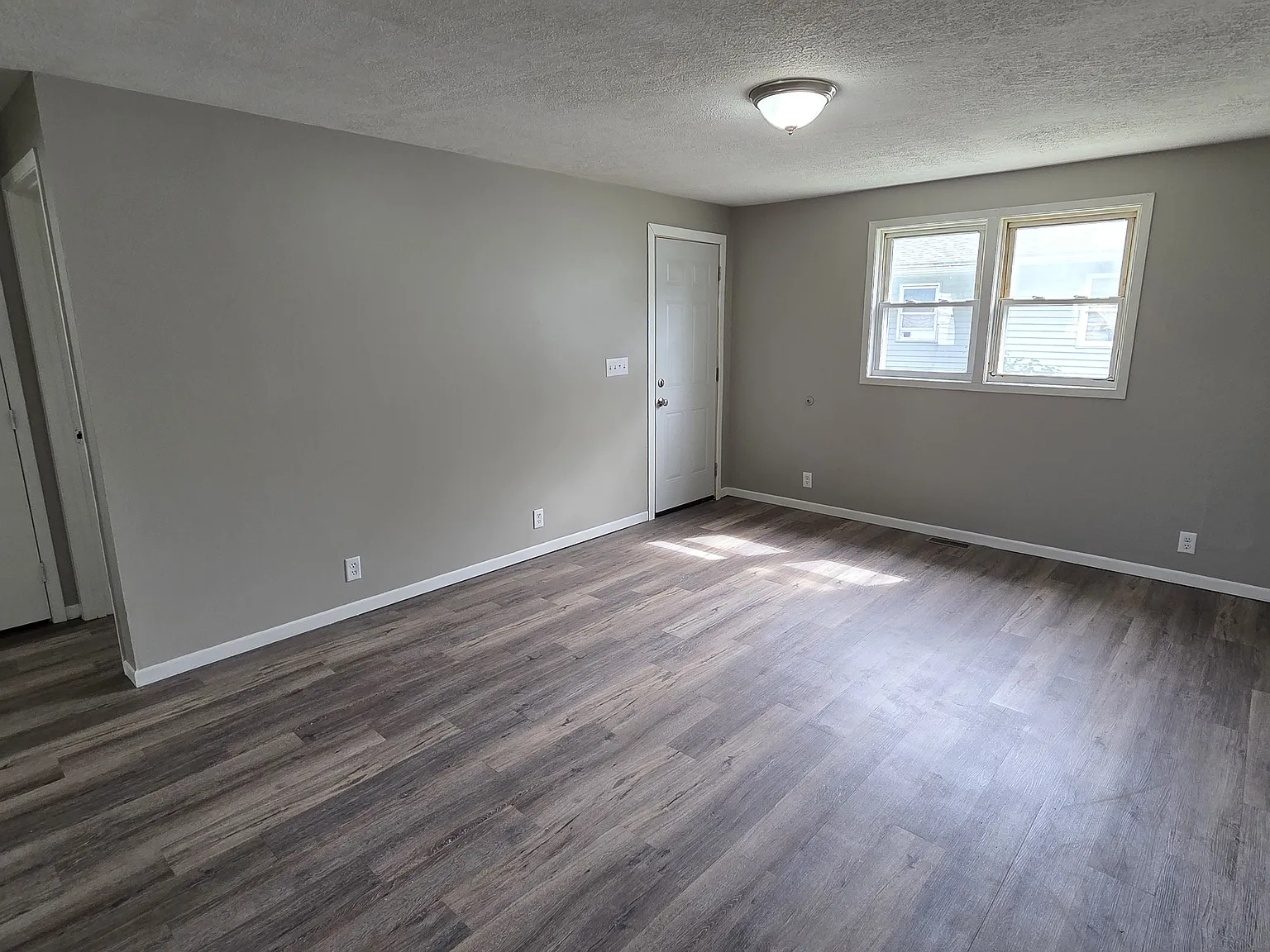 3 bed, 912 sqft, $1,280 — Photo 3