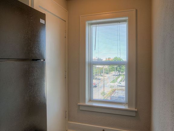 4th image of 3710 Harney St #402