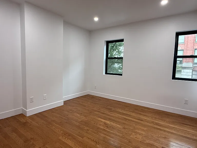 511 Broadway #201 — Photo 2