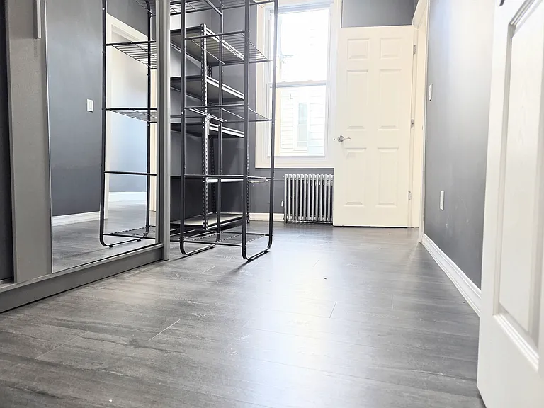 749 40th St #2L — Photo 7