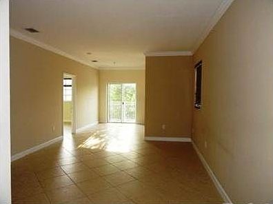 4th image of 374 NE 27th Ave Unit 204