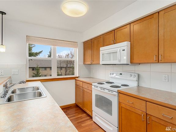 5th image of 18220 70th Ln NE Unit 101