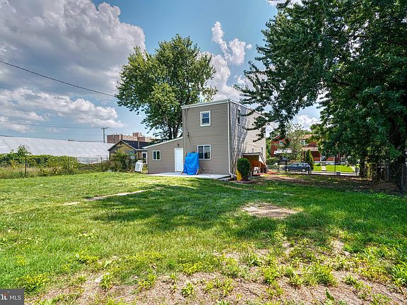 5th image of 212 Riverview Ave