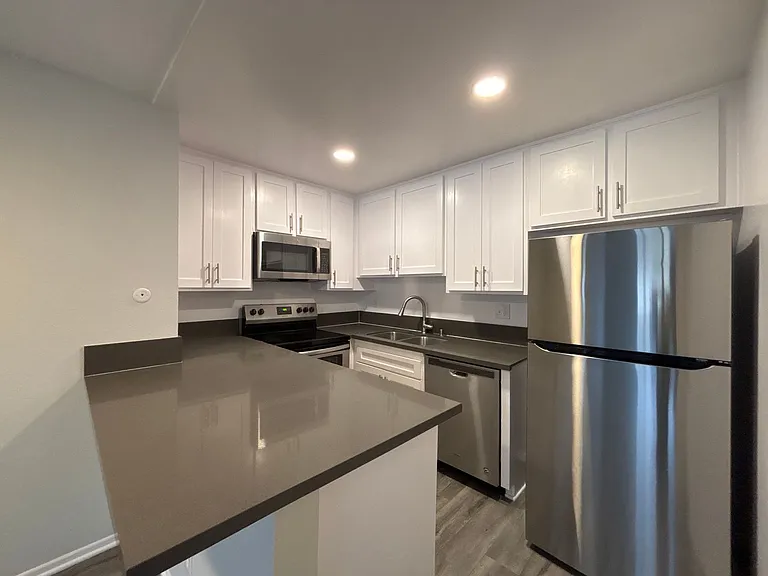 2039 North Las Palmas Ave — Photo 29
