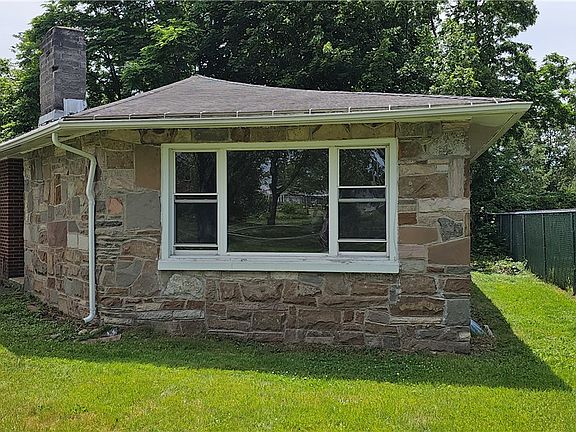 4th image of 606 E Linden St