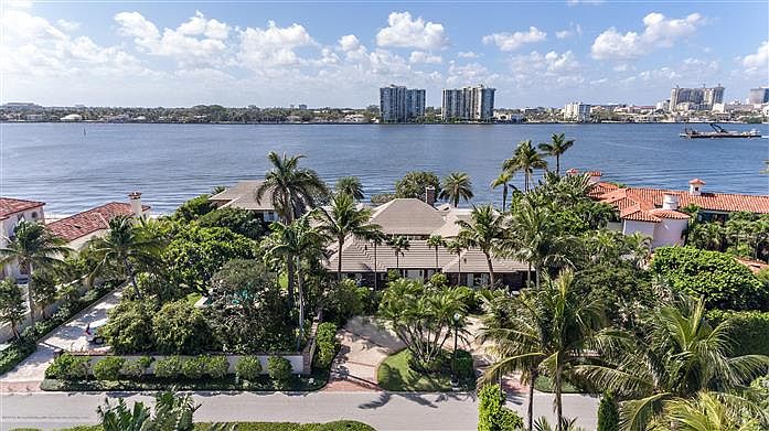 1st image of 555 Island Dr