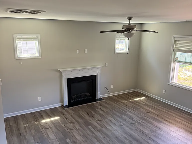 482 Weston Woods St — Photo 10