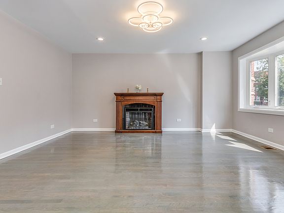 4th image of 8042 S Eberhart Ave
