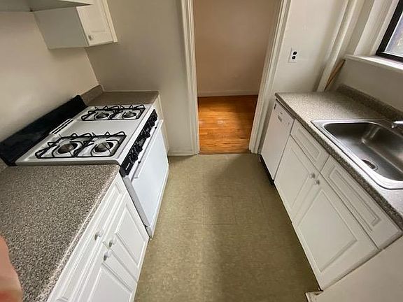 3rd image of 651 Gramatan Ave