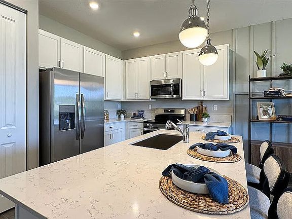 4th image of 3711 Harborside Ave