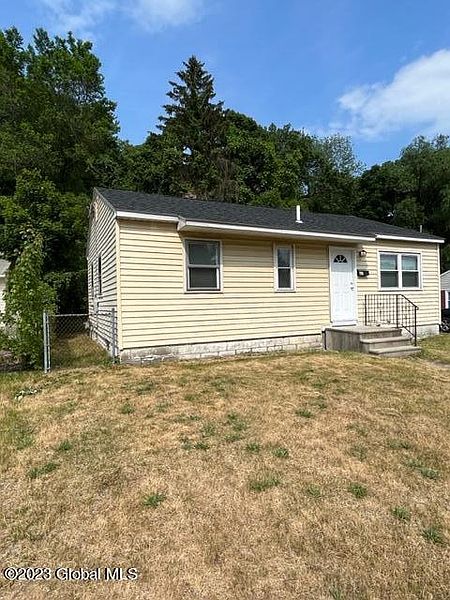2nd image of 27 Vics Court