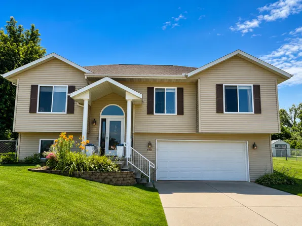 4421 Megan Ct NW, Cedar Rapids, IA 52405