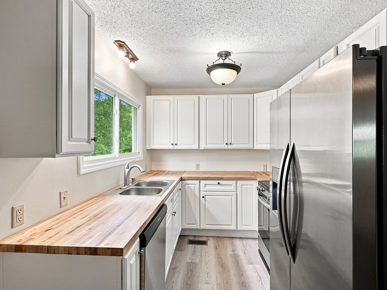 108 Langford Lane - 1 — Photo 4