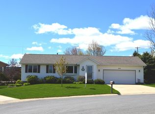 499 8th St SW, Plainview, MN 55964