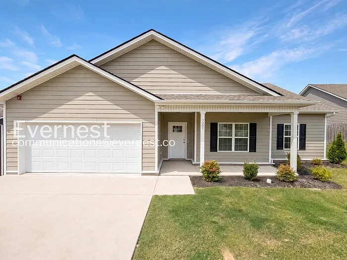 1307 Ventura Ln — Photo 2