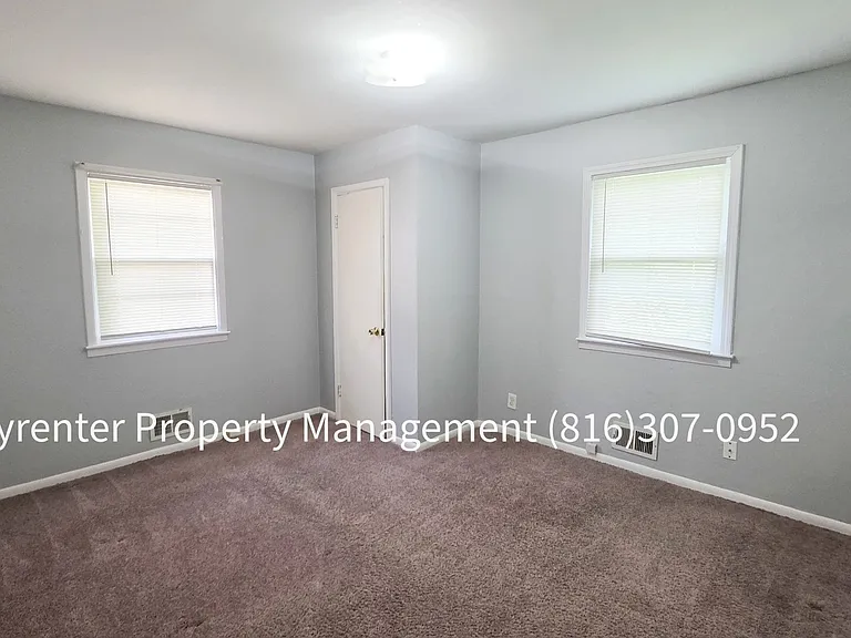 9307 E 15th St S — Photo 13