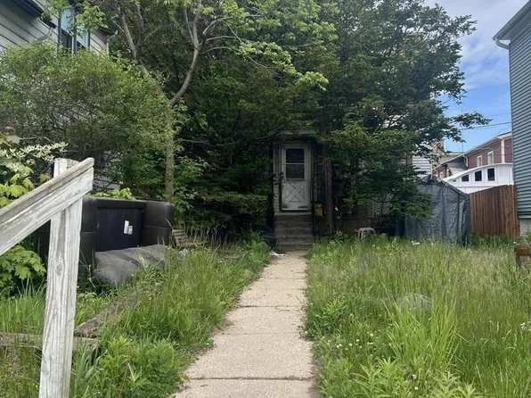 132 E Rosedale AVENUE #134, Milwaukee, WI 53207