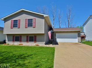 2813 Rutherford Dr, Bloomington, IL 61705