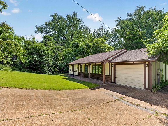 5th image of 12 Edgewood Ln