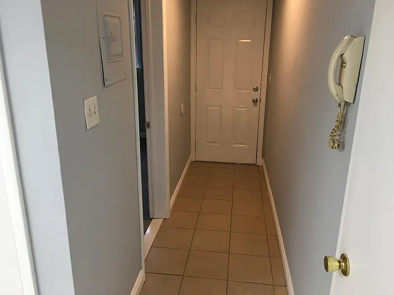 617 Main St #4 — Photo 6