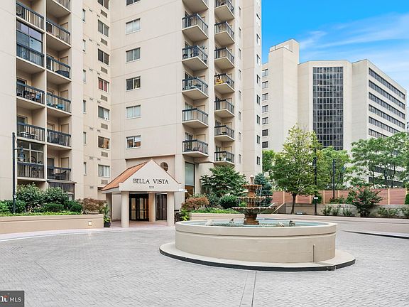 2nd image of 1211 S Eads St APT 1303