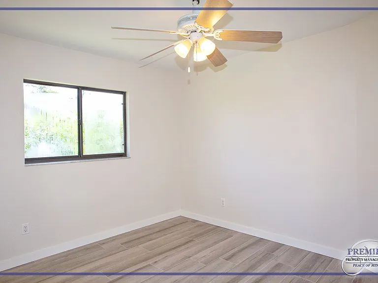 4053 Seaoats Ln — Photo 8