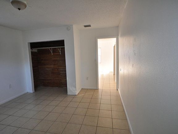 5th image of 2574 Stratford Dr