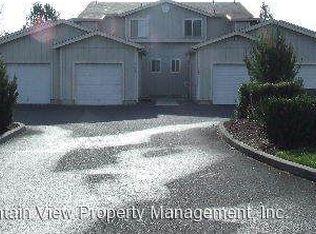 2140 SW Canyon Dr APT B, Redmond, OR