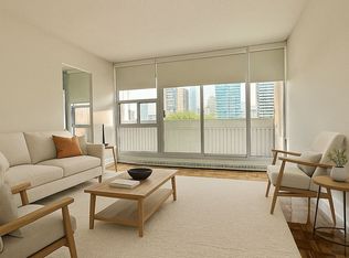 33 Isabella St #615, Toronto, ON M4Y 2P7