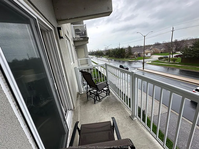 1675 Banwell Rd #305 — Photo 11