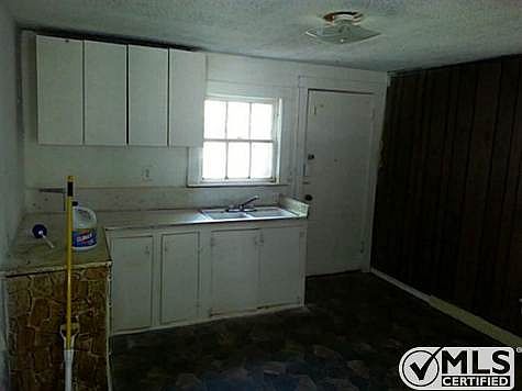3rd image of 8104 Gibbs Dr