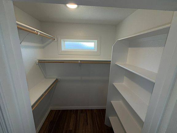 3rd image of 3341 Addison Way