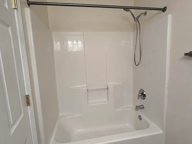242 Katelyn Cir — Photo 4