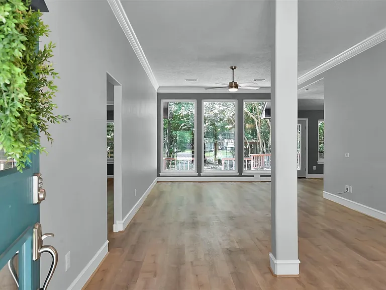 84 Oak Grove Ln — Photo 4