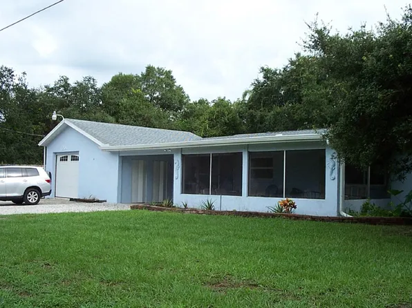 201 Estil Dr, Nokomis, FL 34275