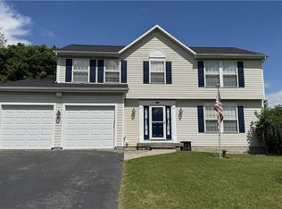 107 Snappy Ln, Liverpool, NY 13090