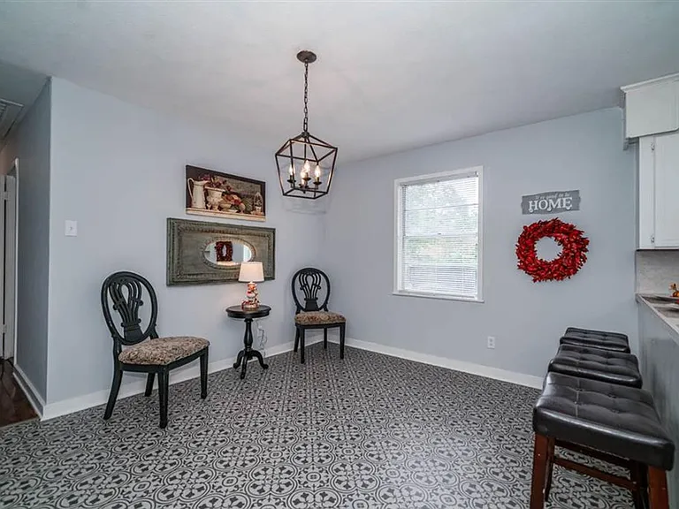 812 Glencrest Ln — Photo 12