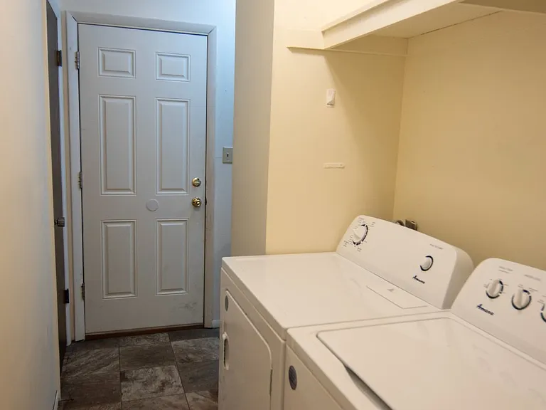 701 Beech St #B — Photo 14