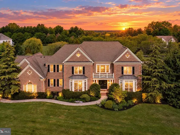 104 Meadowview Dr, Doylestown, PA 18902