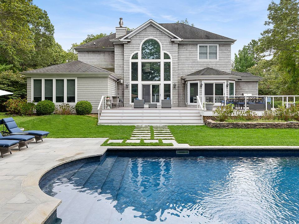 7 Hilltop Ln, East Hampton, NY 11937 | Zillow