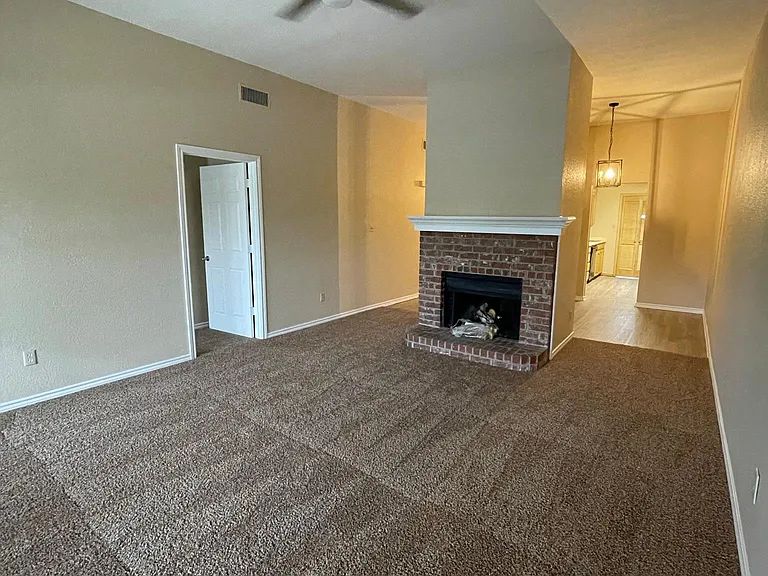 800 Betty Ct #B — Photo 5