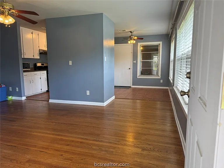 408 Brookside Dr W — Photo 5