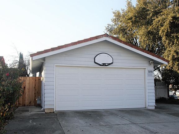 2nd image of 3203 Whispering Elm Ct