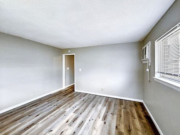 5th image of 6108 Welworth Ave